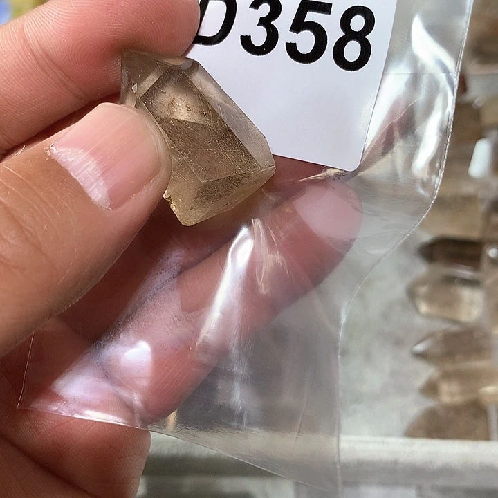 水晶天然水晶柱子D358未镶嵌星***?