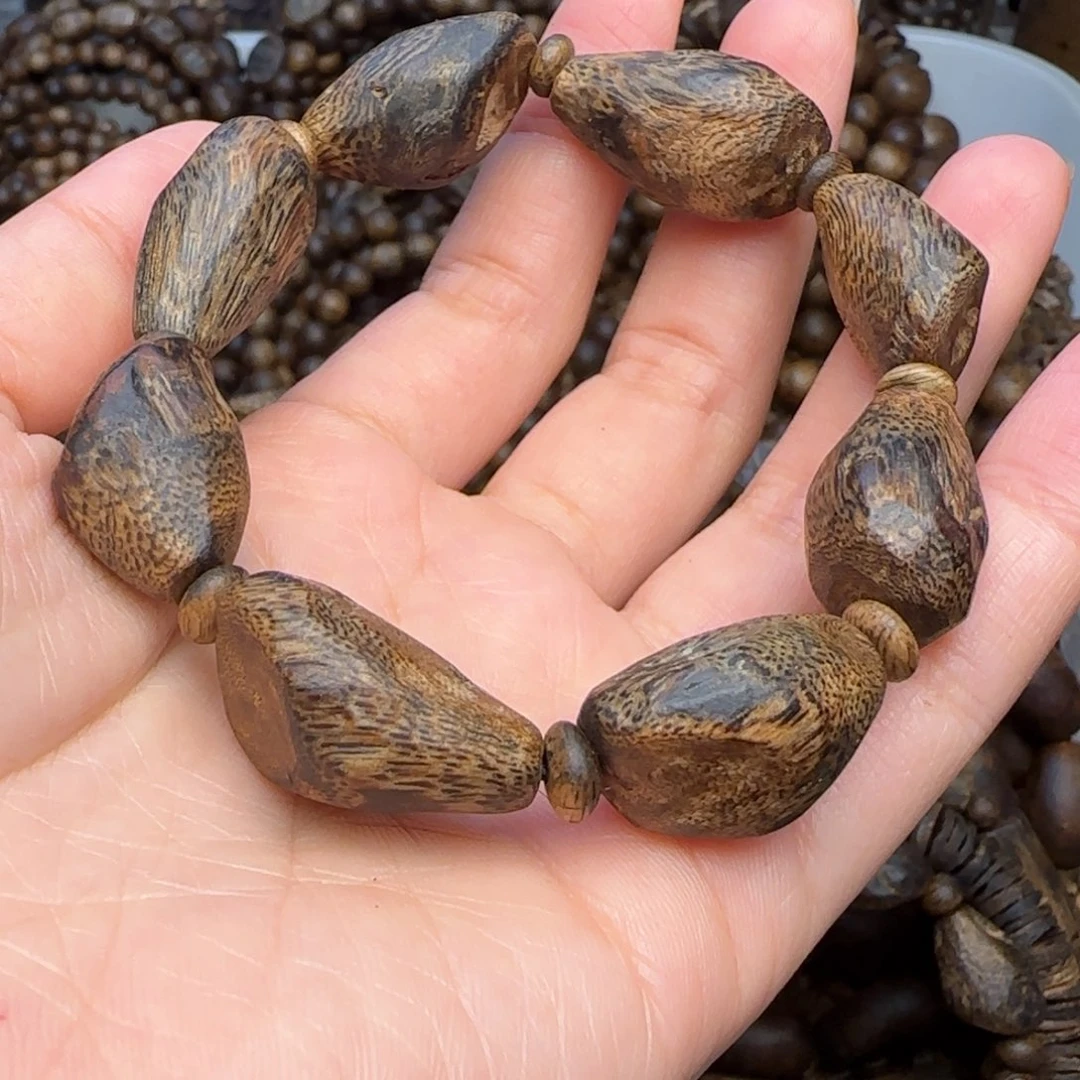 沉香手串凯*单圈树丁包头老料14.6克海南老白棋包头