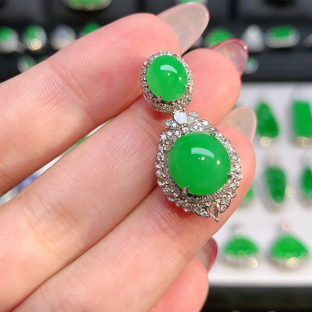 翡翠18K金镶嵌颈饰