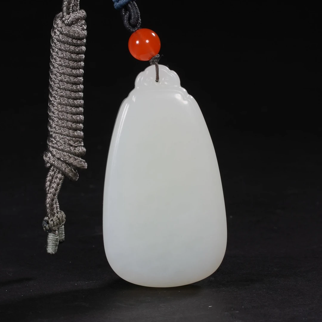 lot20和田玉羊脂平安牌挂件/保利拍卖