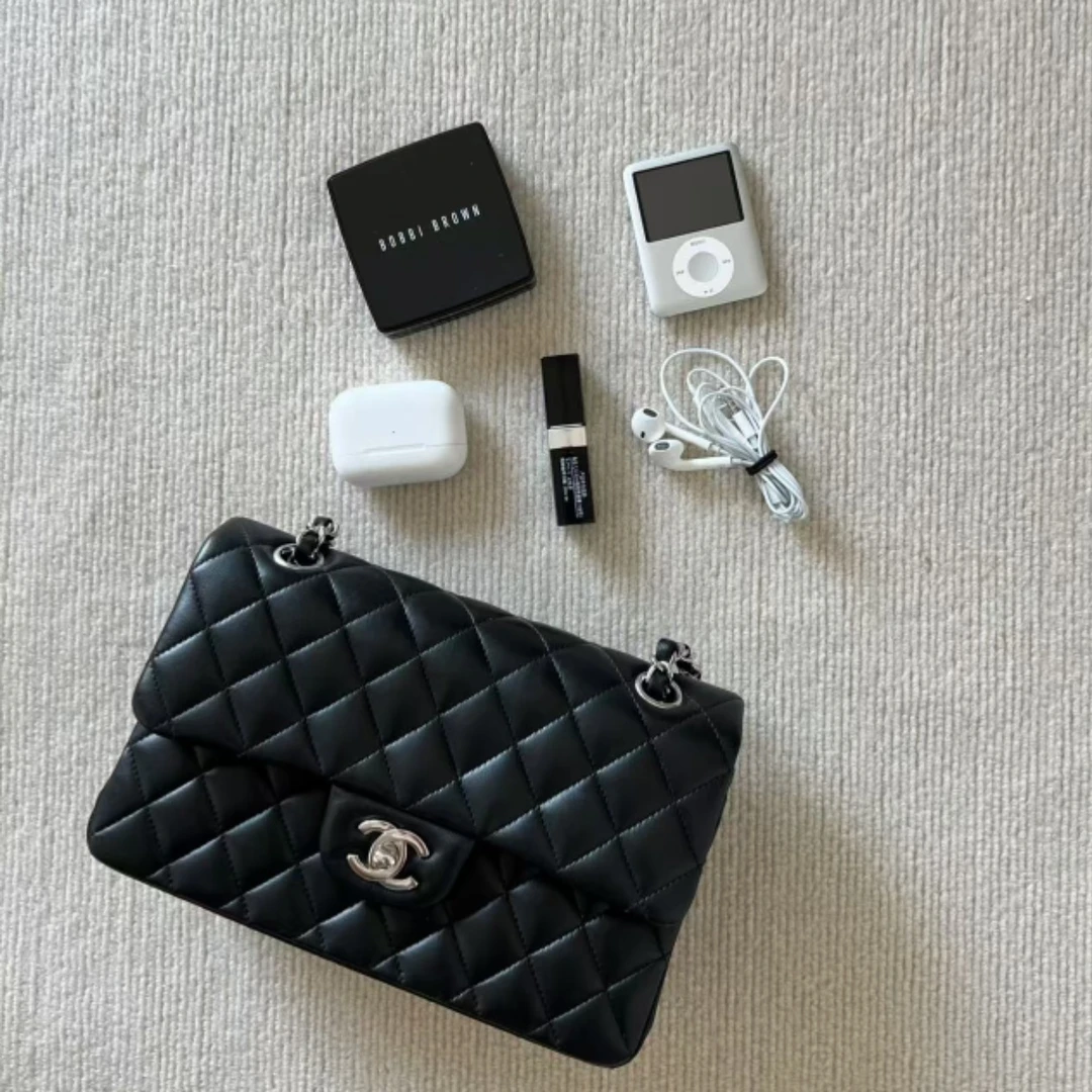 99新 Chanel/香奈儿 cf小号黑银羊/优品