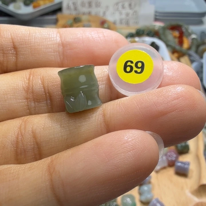 冰***啡和田玉未镶嵌珠宝半成品