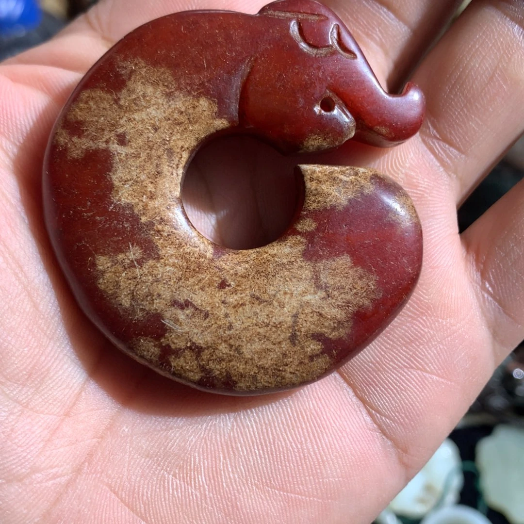 透闪石质玉未镶嵌颈饰