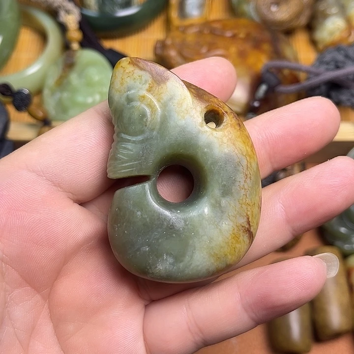 岫岩河磨玉（透闪石质玉）未镶嵌颈饰