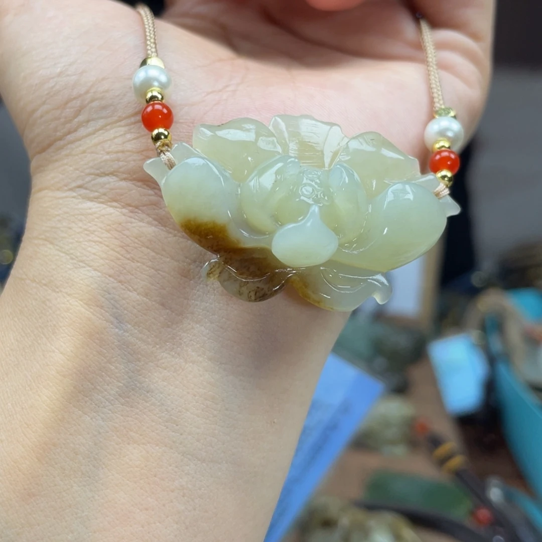 和田玉颈饰未镶嵌