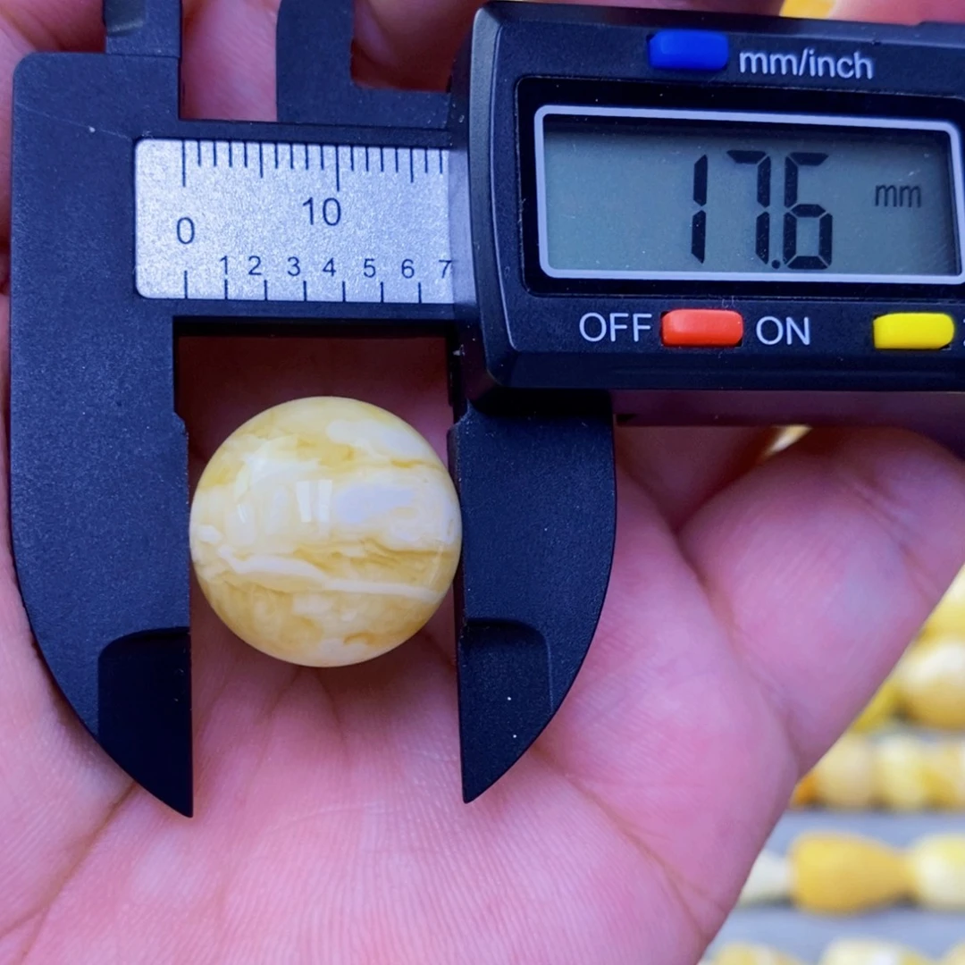 未镶嵌琥珀珠宝奇石