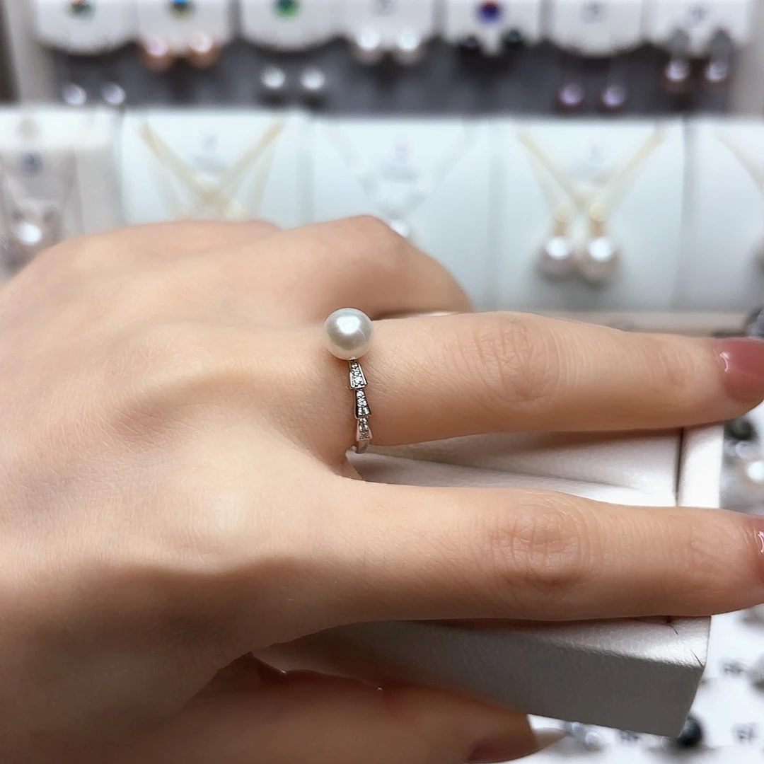 是****淡水珍珠银S925镶嵌戒指