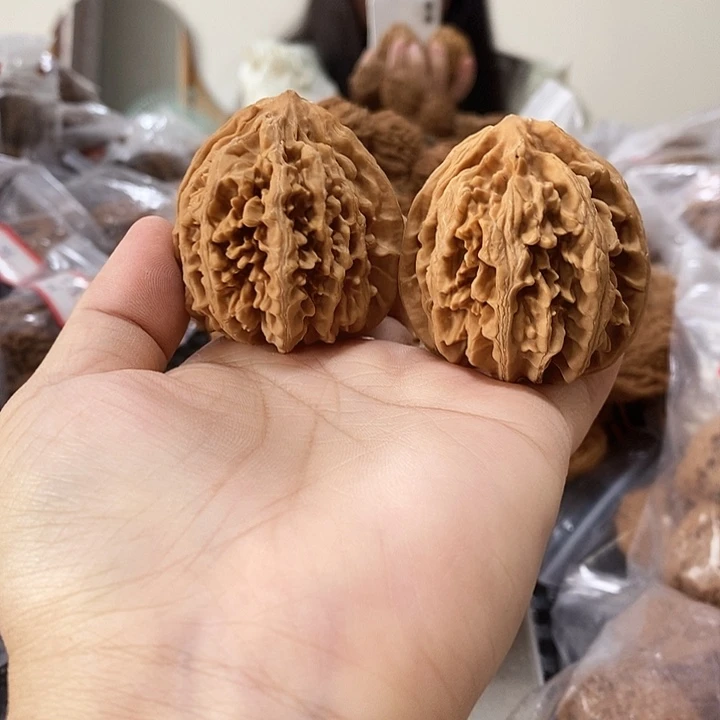 胡***1文玩核桃吊坠状元冠43磕