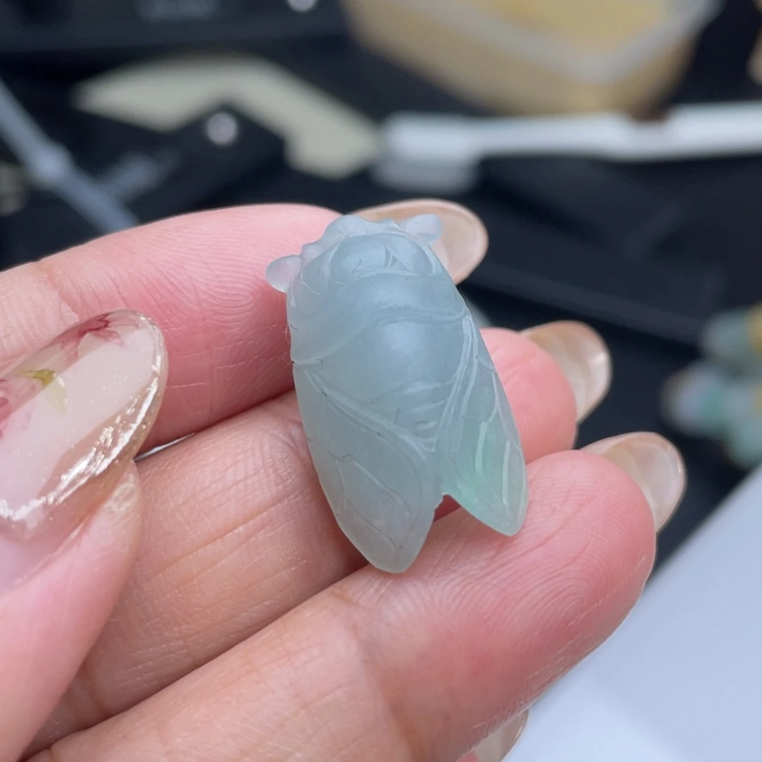 定制翡翠未镶嵌金蝉