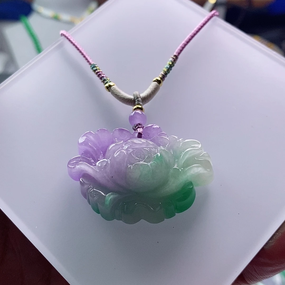 翡翠未镶嵌吊坠(赠链)