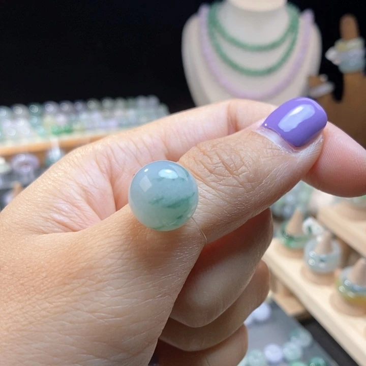 翡翠未镶嵌颈饰12.5飘花福利不退换