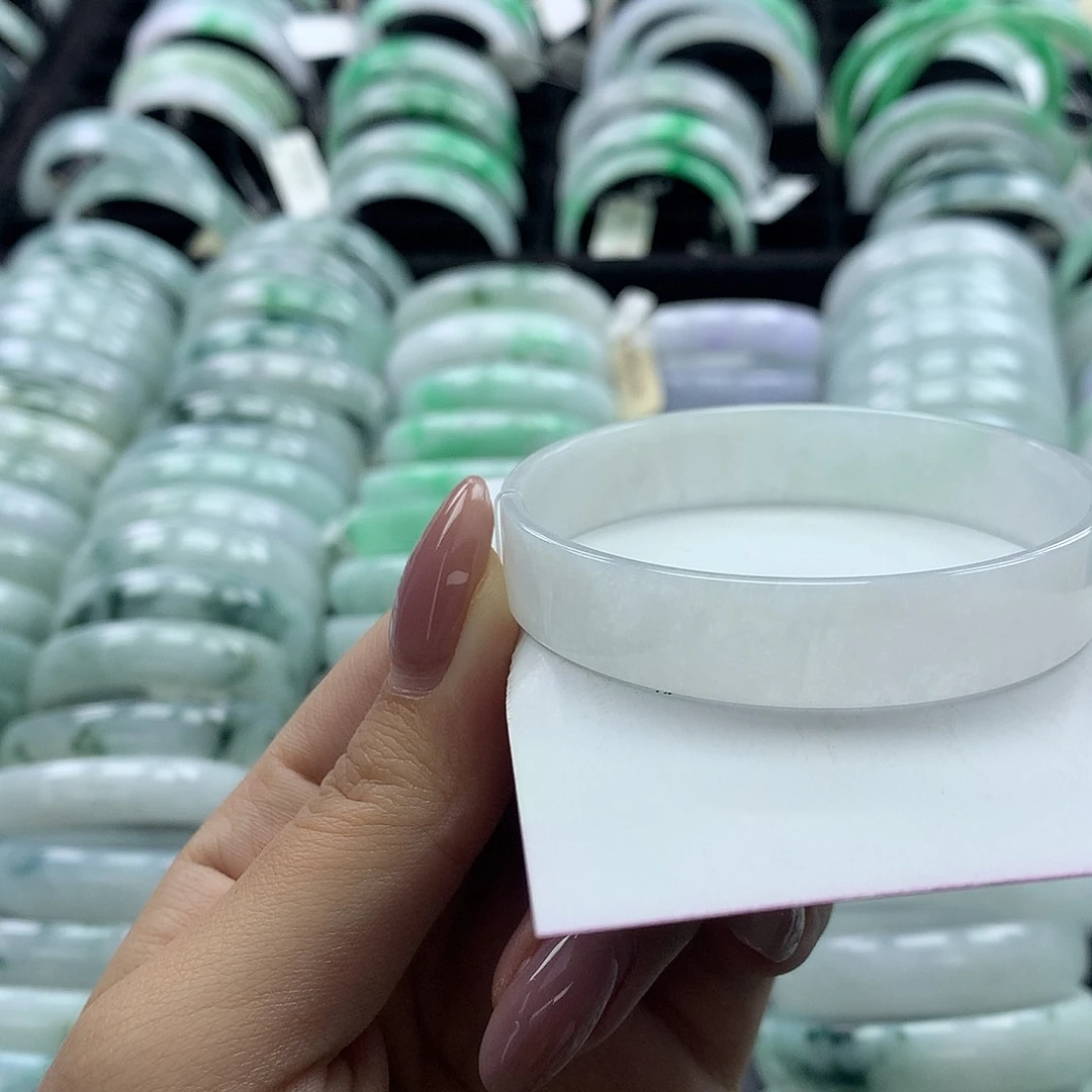 未镶嵌手镯翡翠公主