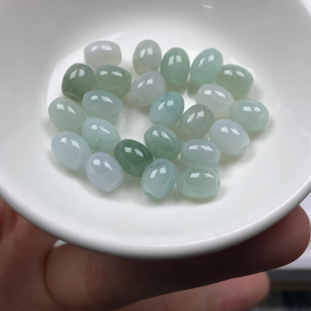 翡翠颈饰未镶嵌卡6✖️8。22颗。单圈