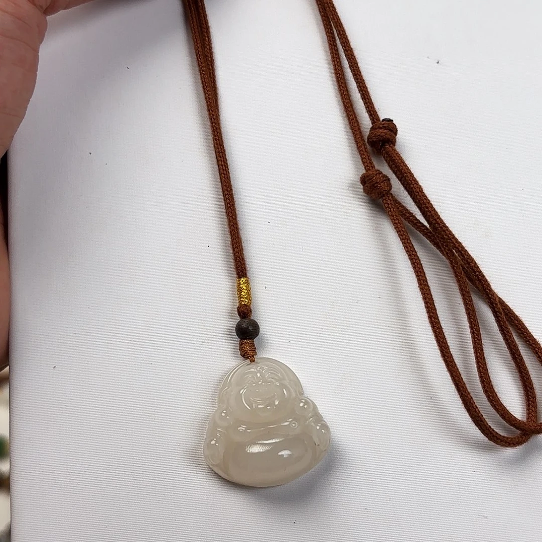 和田玉未镶嵌颈饰藕佛公