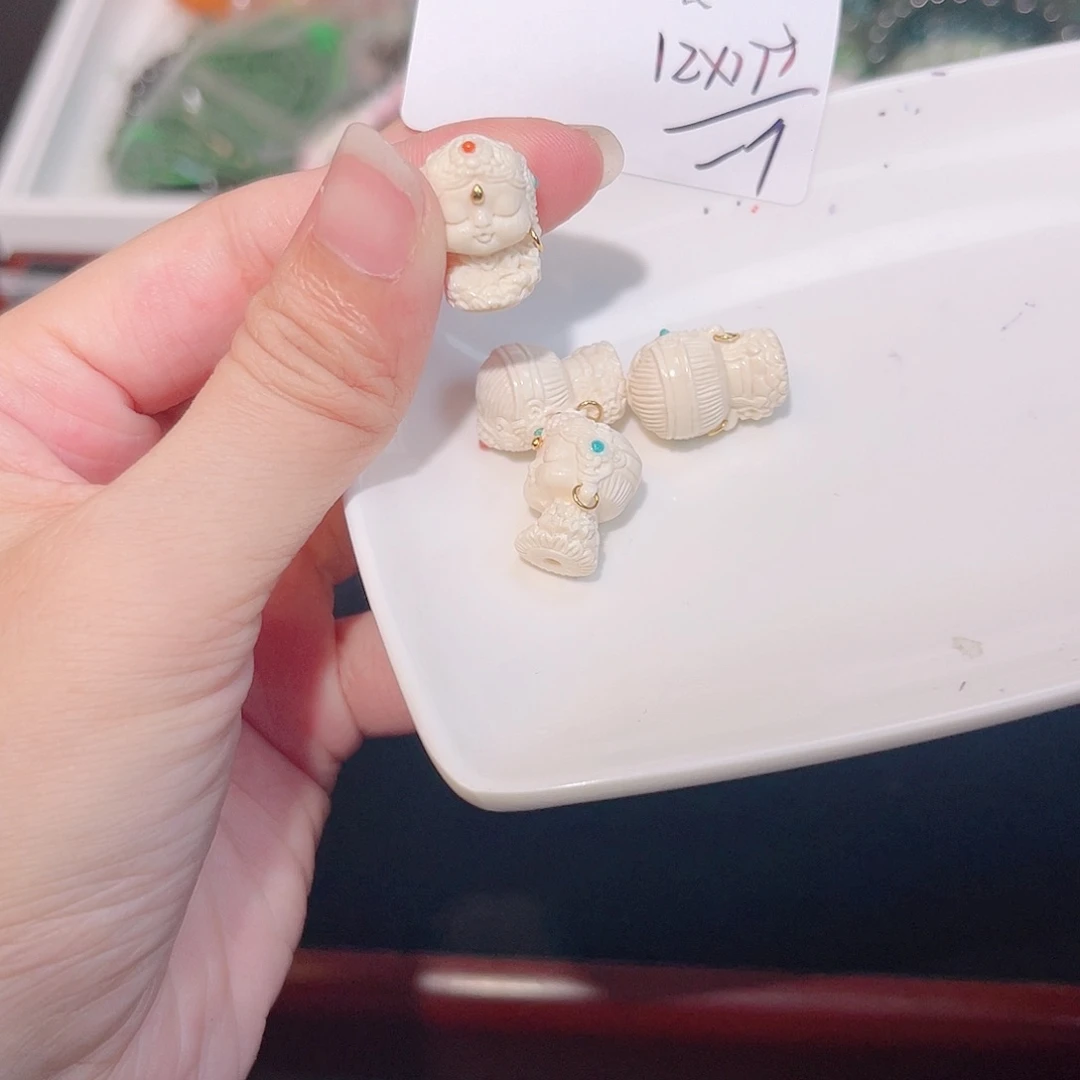 未镶嵌珠宝半成品水晶137 。