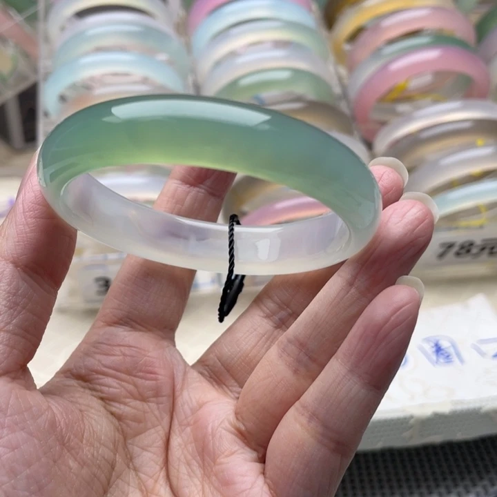 玛瑙/玉髓未镶嵌手镯55圈口