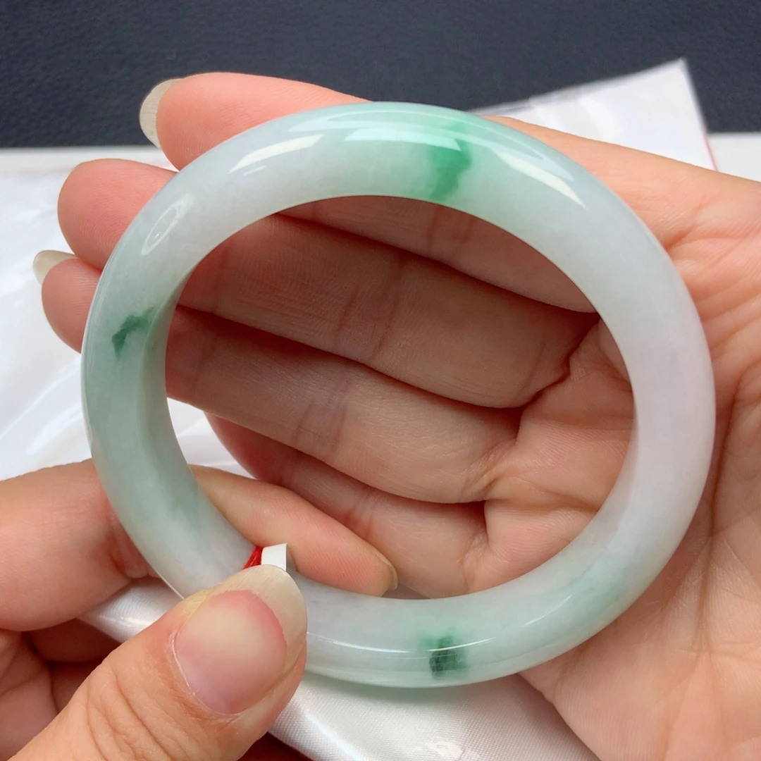 翡翠手镯未镶嵌58圈