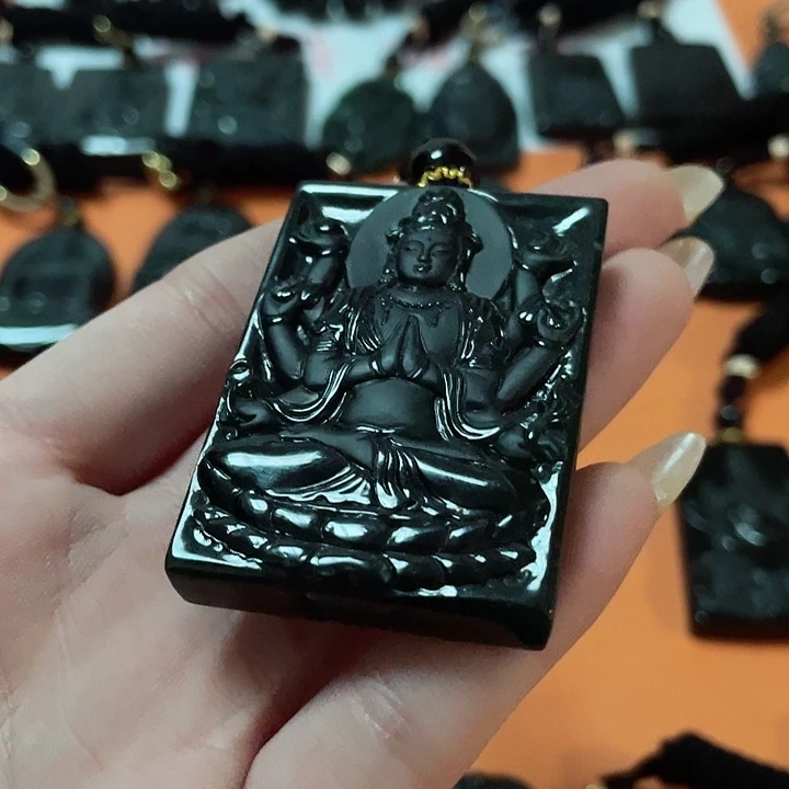 翡翠颈饰未镶嵌我****郎