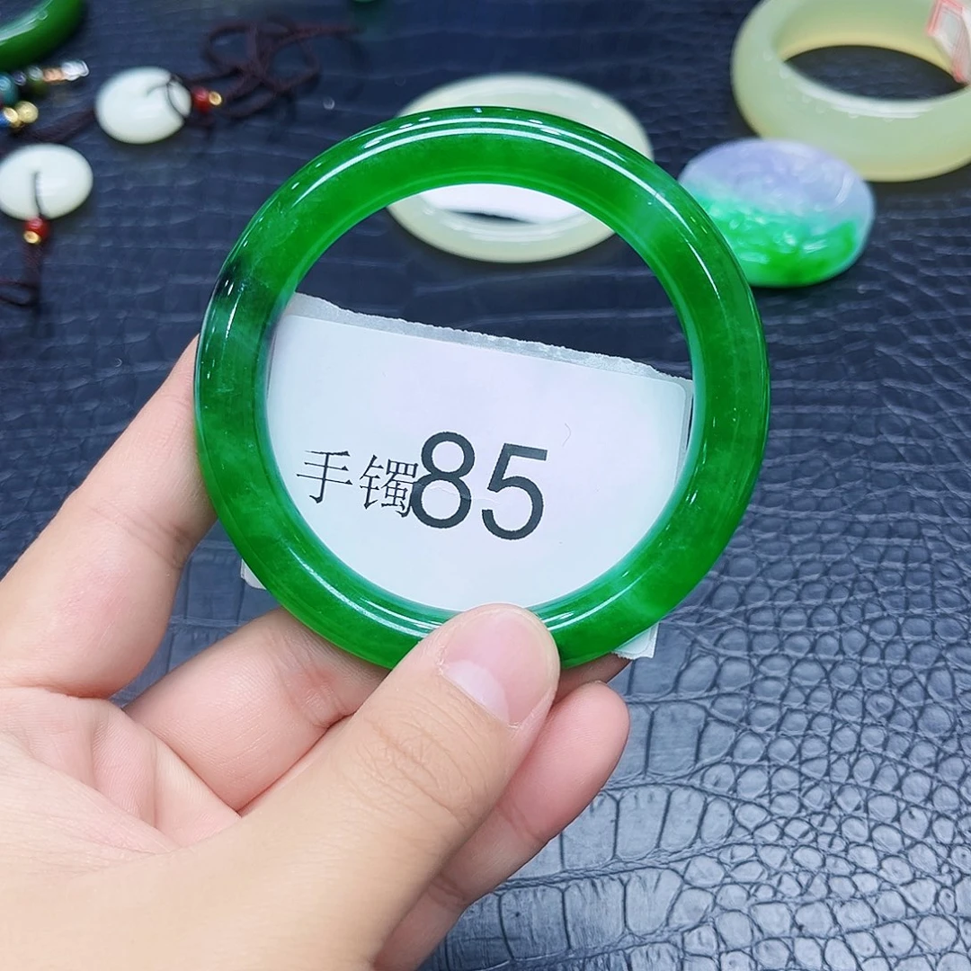 翡翠手镯未镶嵌默认微瑕