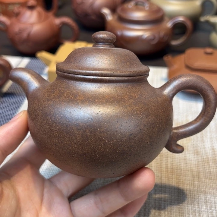 茶壶紫砂柴烧，容量180毫升，莲子