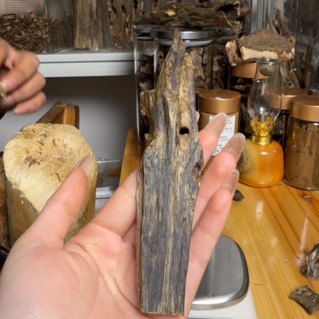 沉香绿奇虫漏15克