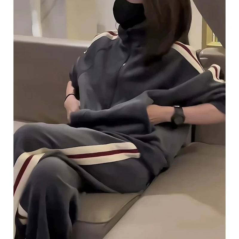 174  【两件套】时尚高级感运动风拉链宽松减龄卫衣卫裤套装