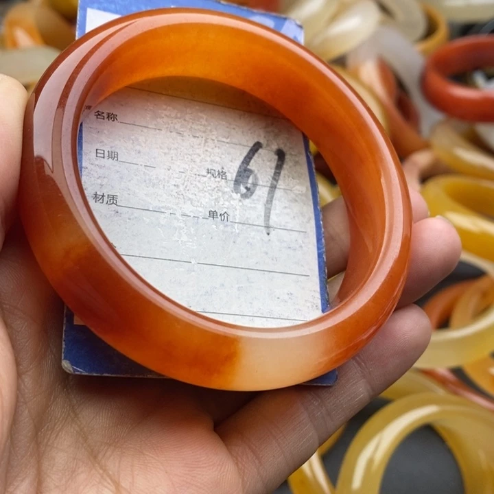 未镶嵌手镯石英质玉