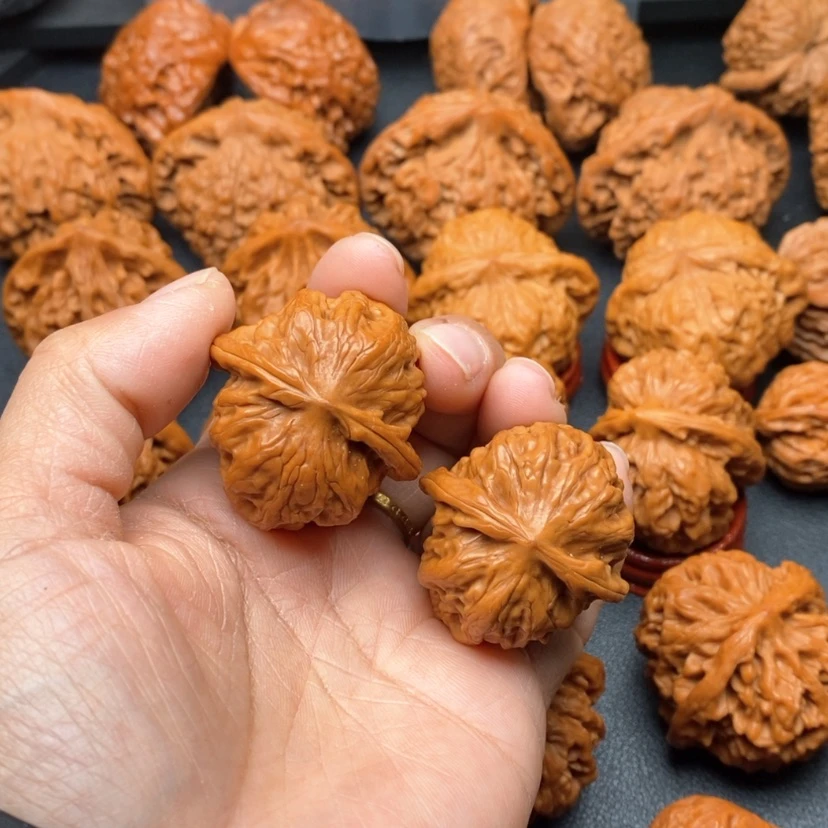 【闪购商品】文玩核桃把件野狼