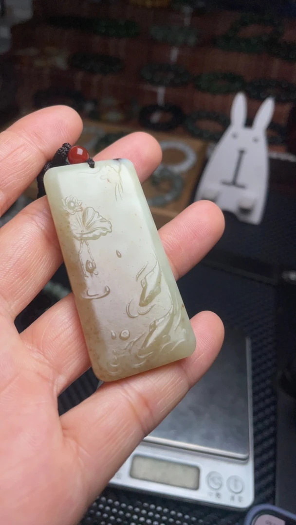 天然玉石和田玉新疆且末糖连年有余挂件