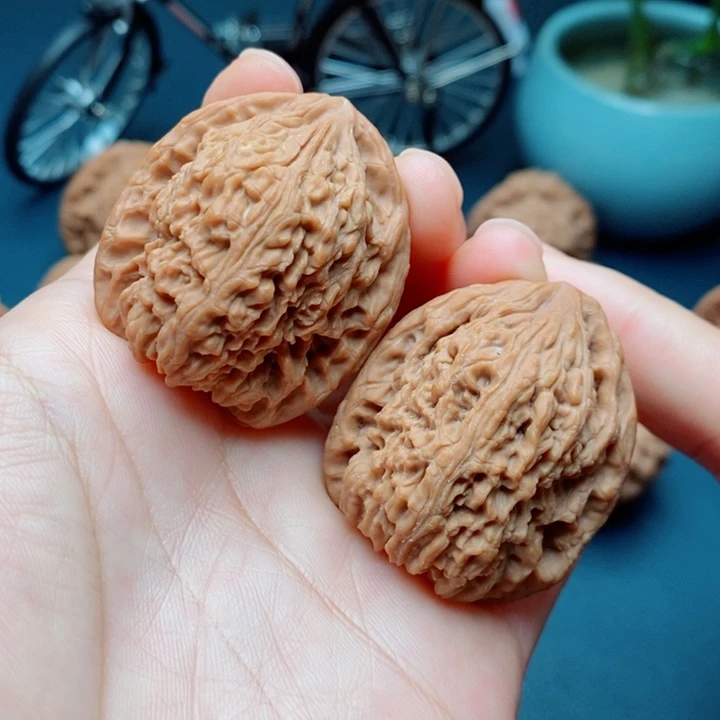文玩核桃把件南疆石35