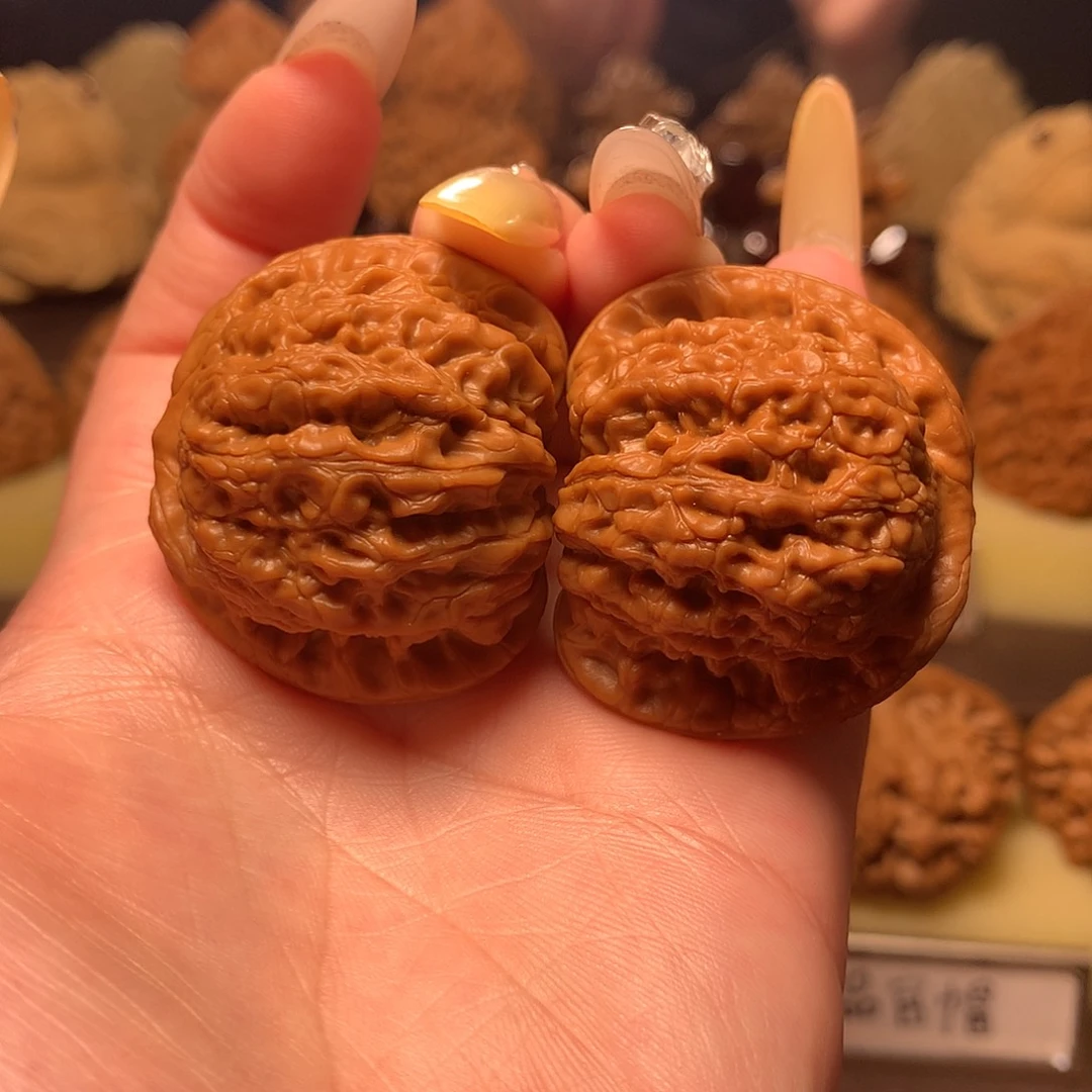 文玩核桃吊坠血麒麟39全品