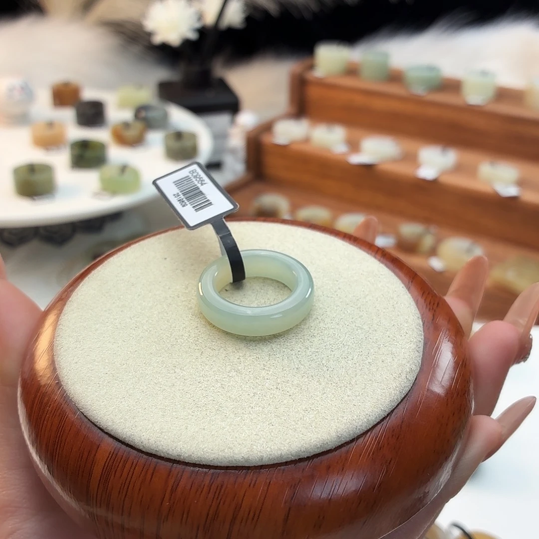 和田玉未镶嵌戒指浅青圆切17.25j71