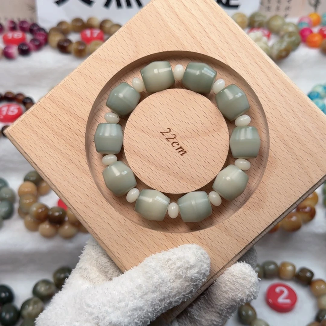 白玉菩提吊坠卡18蜜罐