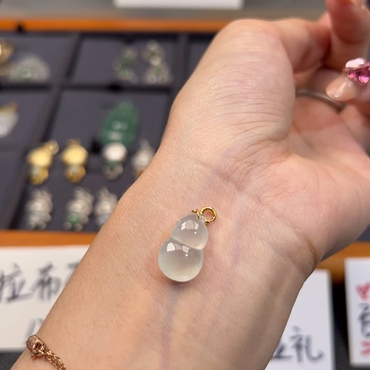 翡翠未镶嵌颈饰小葫芦墨翠