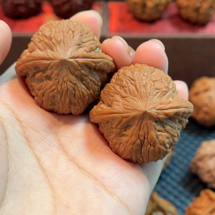 吊坠文玩核桃泥鳅背