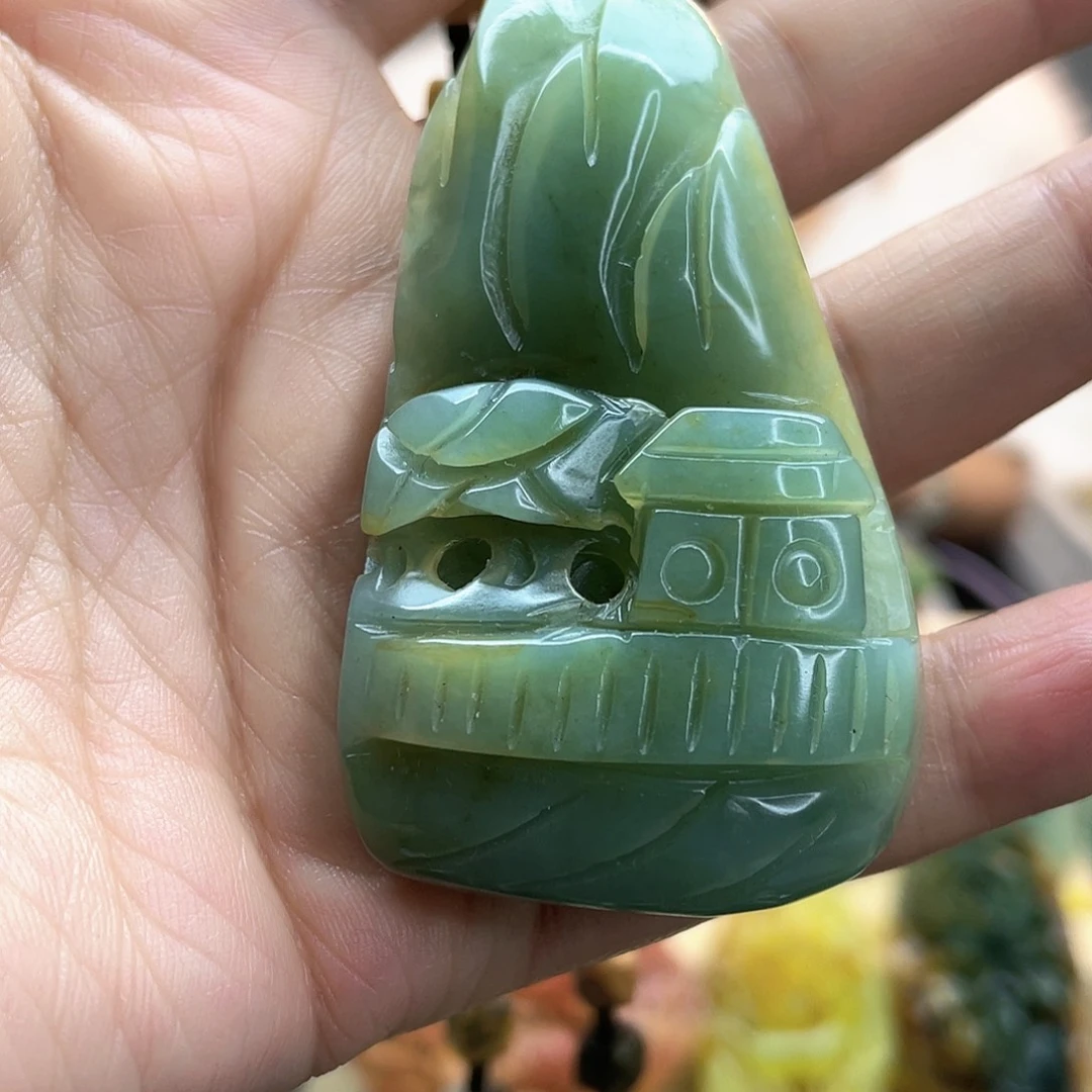 蛇纹石玉颈饰未镶嵌