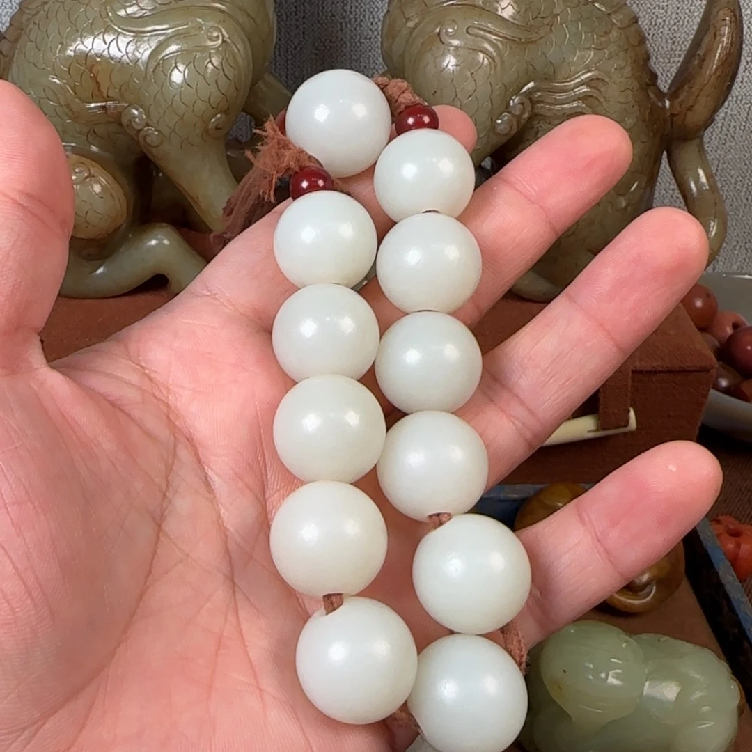 r***d非常精美的脖挂件