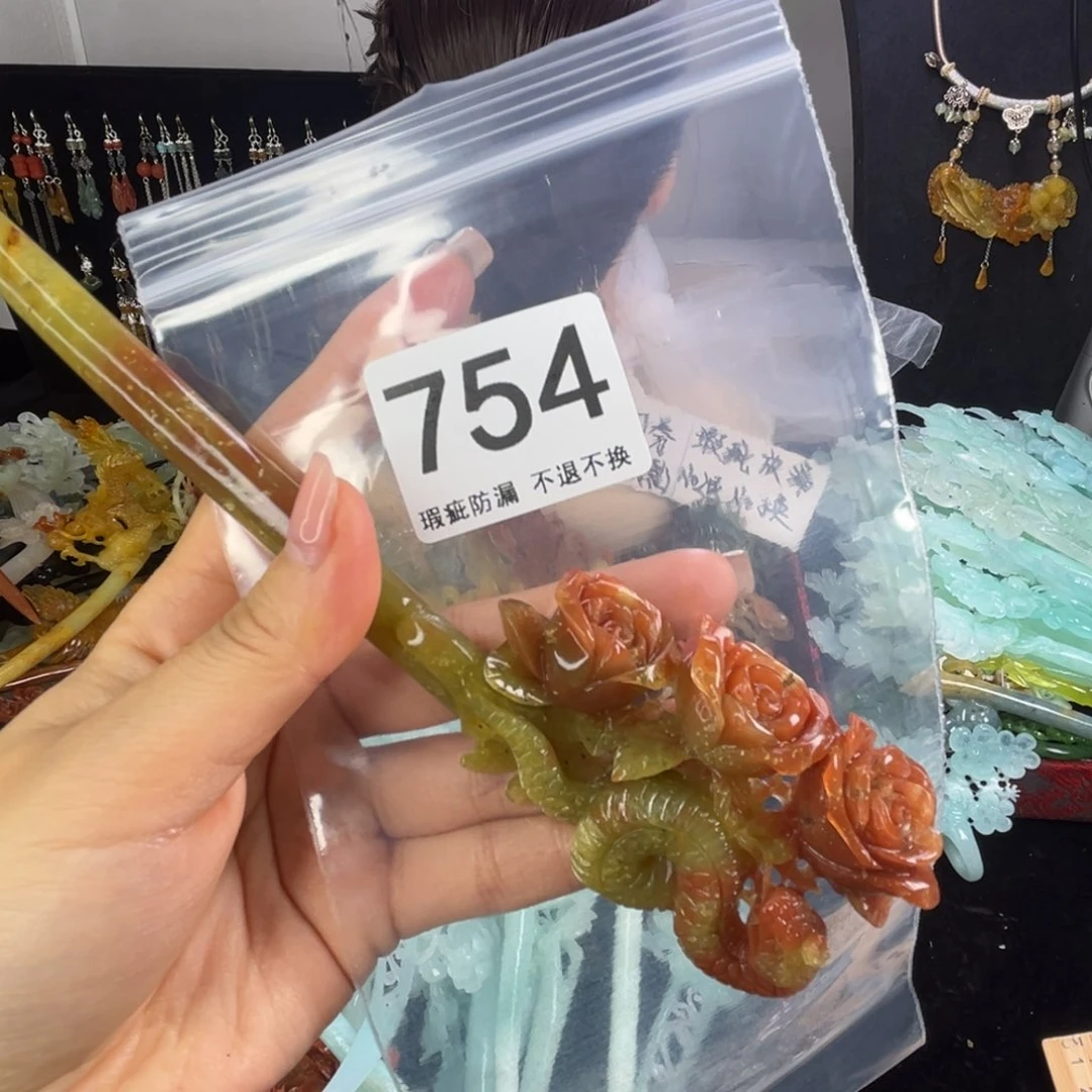 未镶嵌岫玉发饰月****?