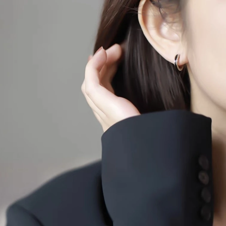 铜合金耳饰 H167简约黑色耳圈蚊香盘耳夹无耳洞女银色圆圈无痛