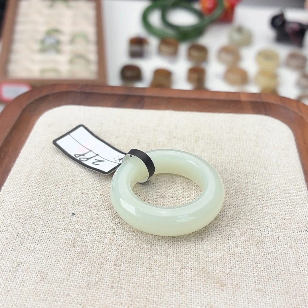 和田玉未镶嵌戒指c139奶晴轮胎20.1不退换