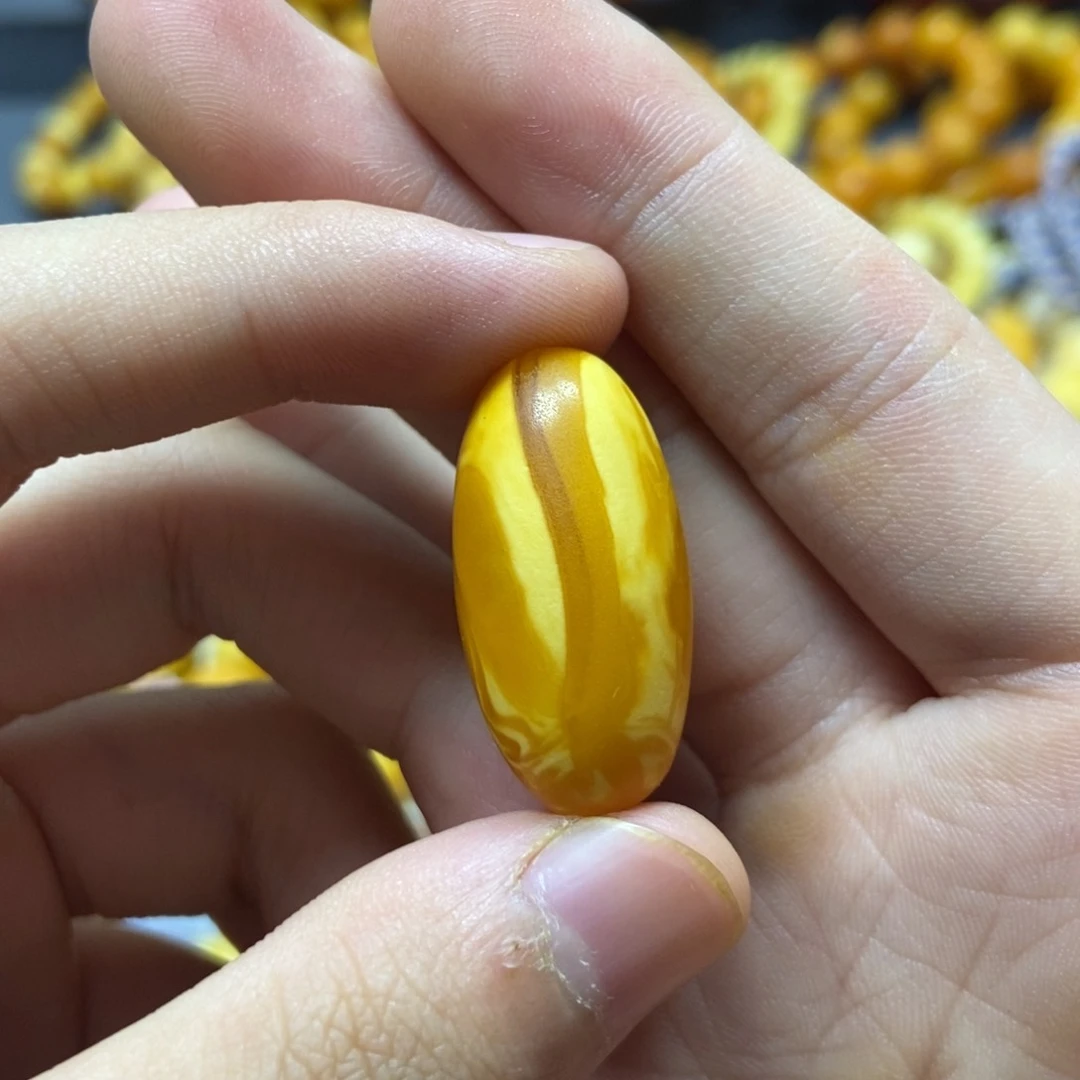 未镶嵌琥珀珠宝奇石