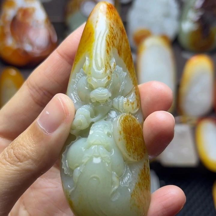 和田玉未镶嵌颈饰