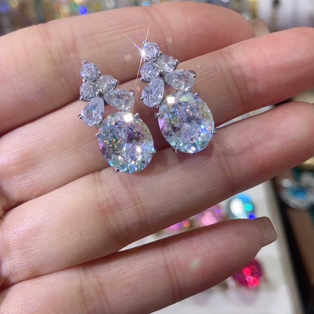 66锆石（处理）耳钉