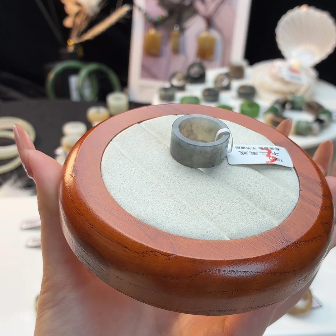 和田玉未镶嵌戒指青花圆切16.0j130