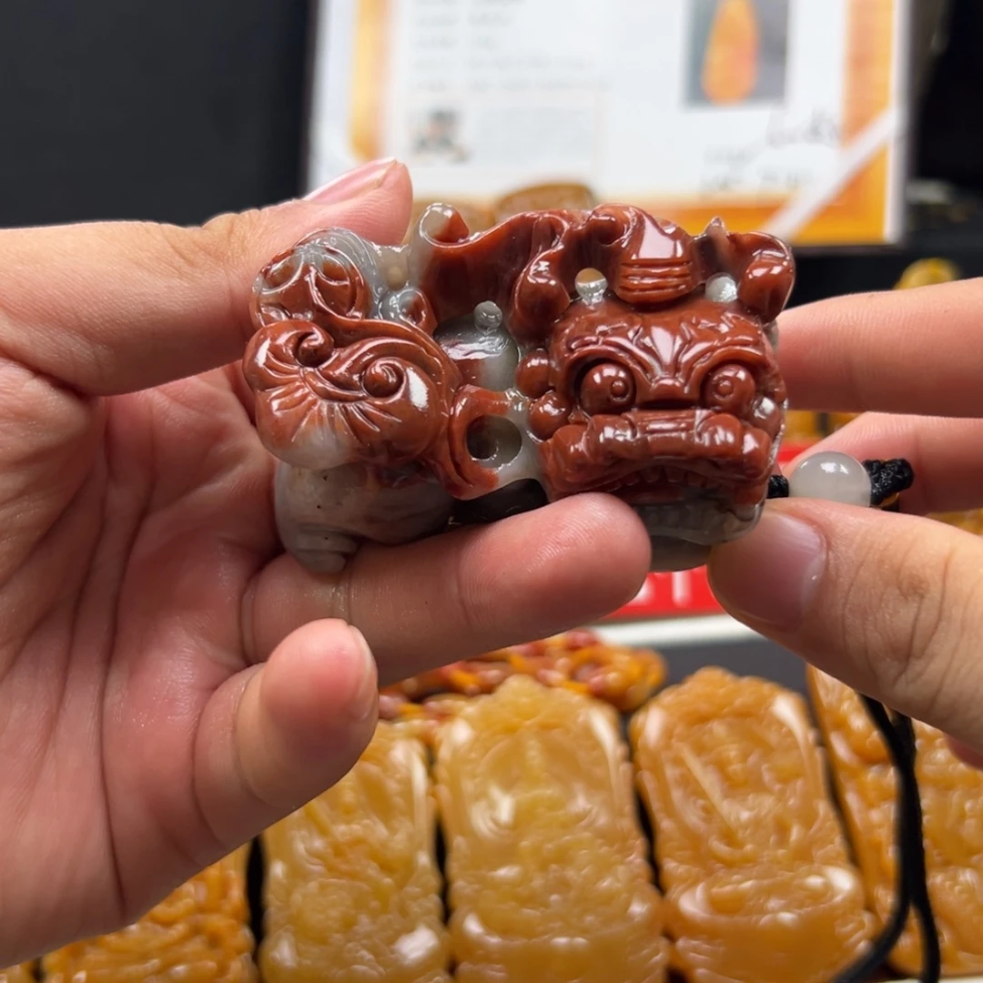 未镶嵌石英质玉（黄龙玉）多样性发货，发其一
