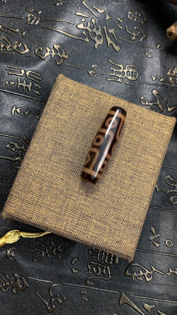 黑金高润度黑咖色亮面九眼复古玛瑙吊坠配饰多样性百搭时尚潮流