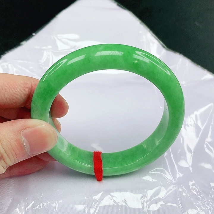 翡翠手镯未镶嵌圈55.5。1506