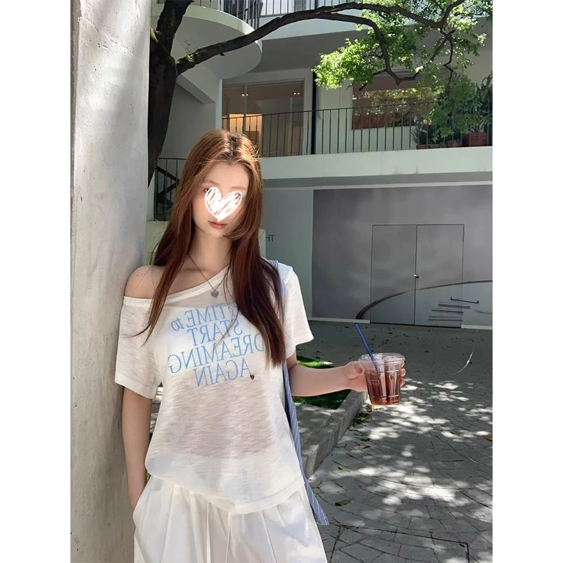 【赤道海岸】时尚百搭通勤字母印花雪花棉斜肩T恤女短袖上衣21115