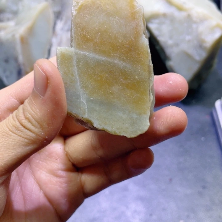 和田玉（糖玉）未镶嵌珠宝半成品