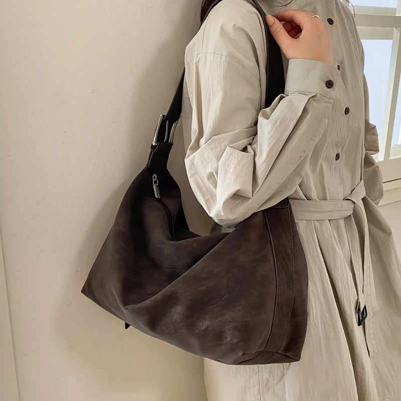 秋冬新款百搭韩系大容量简约绒面腋下包新款日常通勤单肩包